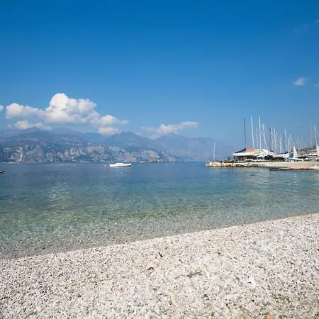 Monja Brenzone sul Garda