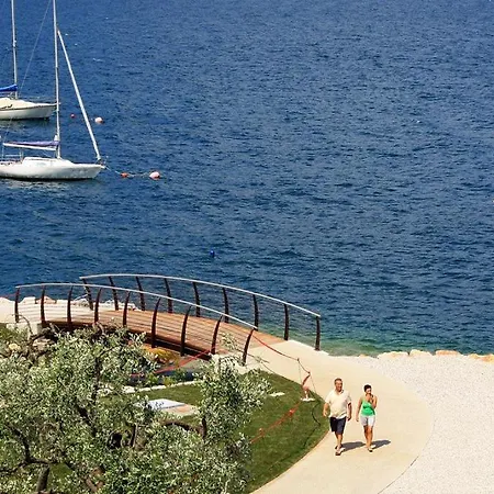 Monja Kemp Brenzone sul Garda