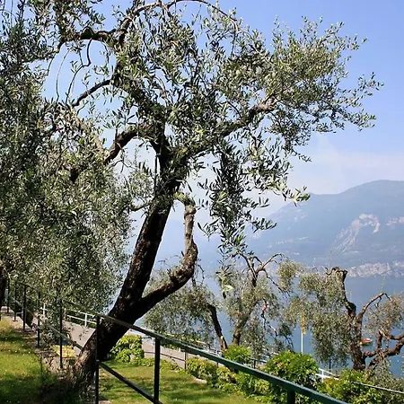 Monja Brenzone sul Garda